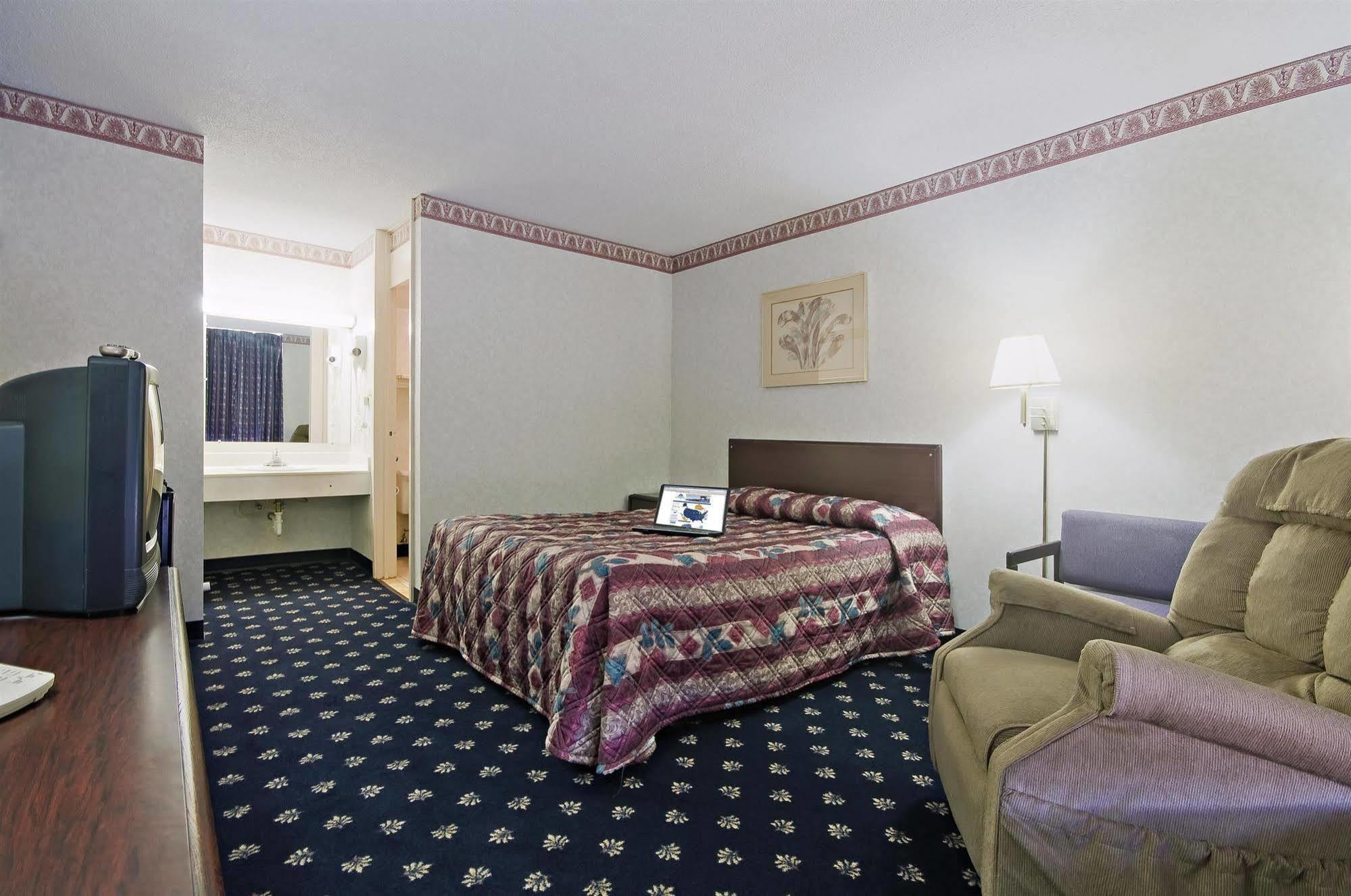 Rodeway Inn Dalton Quarto foto